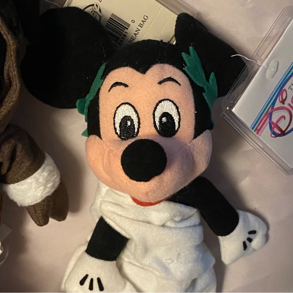 Disney 6 Mickeys, set of Mickey Mouse Beanies - Picture 4 of 8